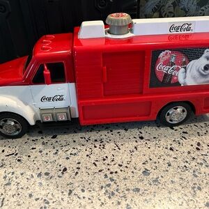 Rare 2000 Matchbox Coca Cola Red and White Toy Truck.